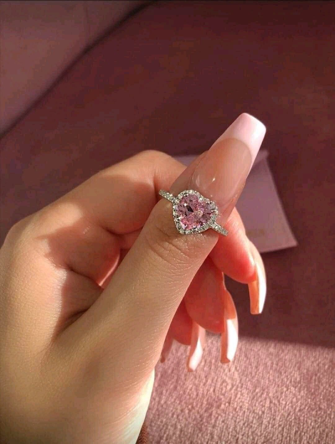 Beautiful💕 heart shape ring in adjustable size
