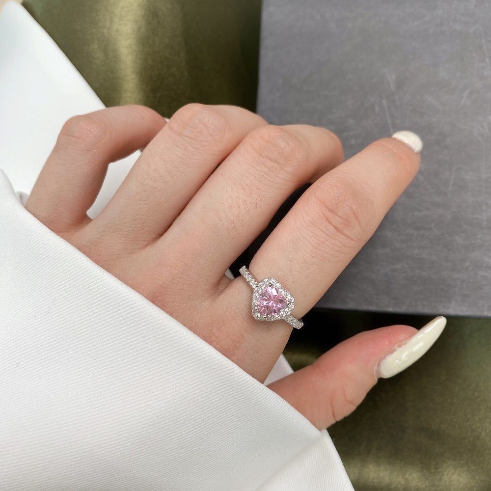 Beautiful💕 heart shape ring in adjustable size