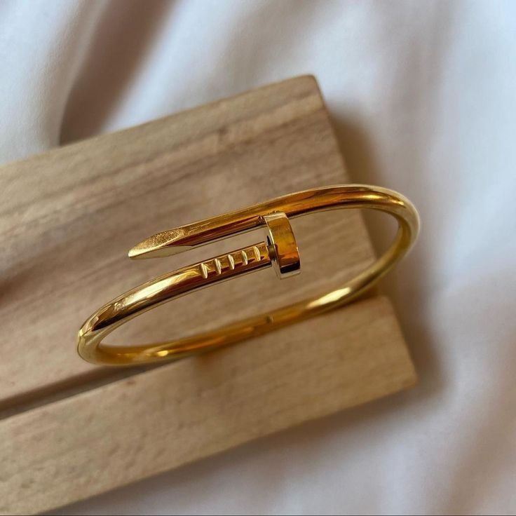 Stainless steel nails handcuff 