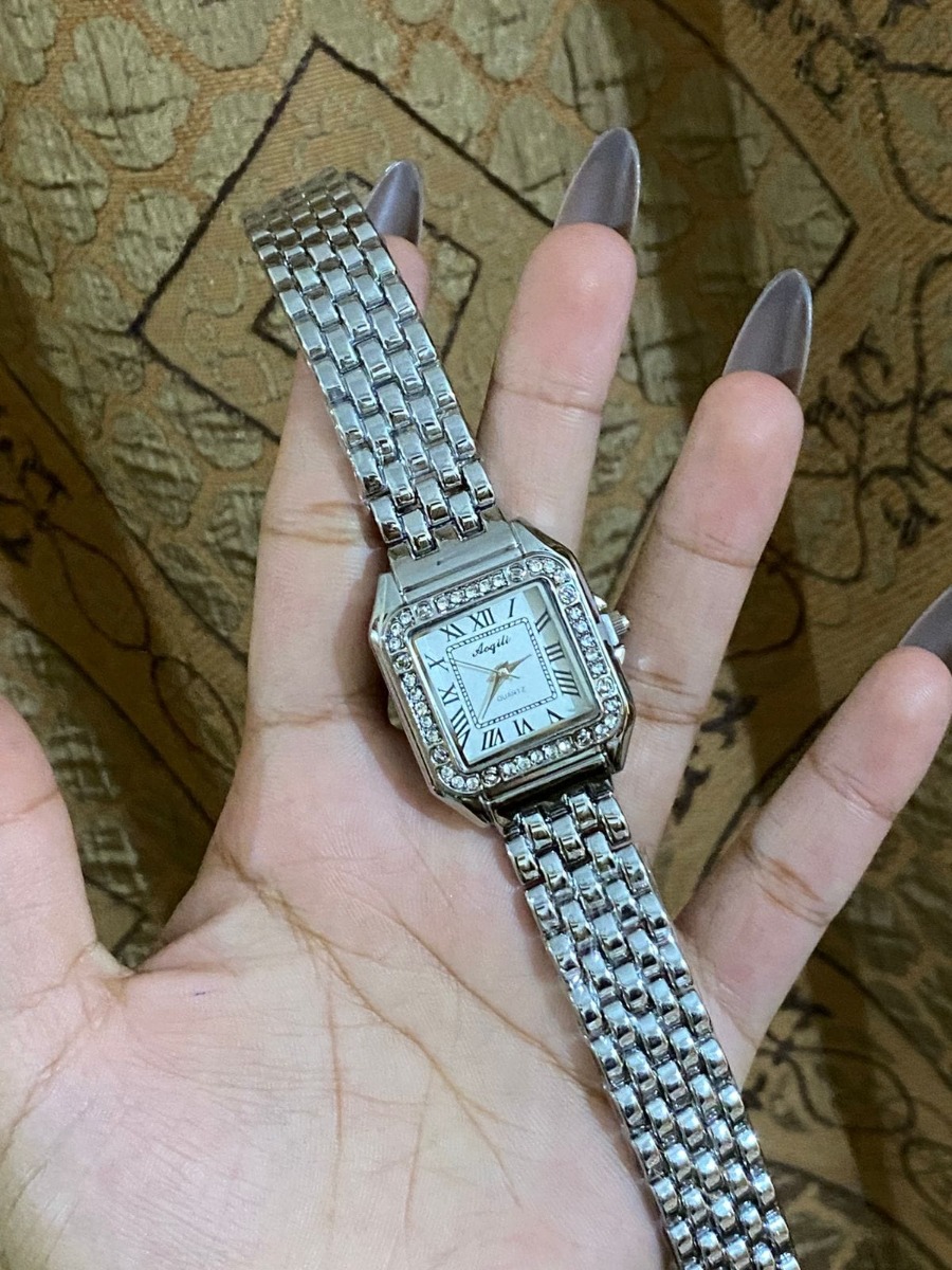 Stainless steel high quality watch in silver 