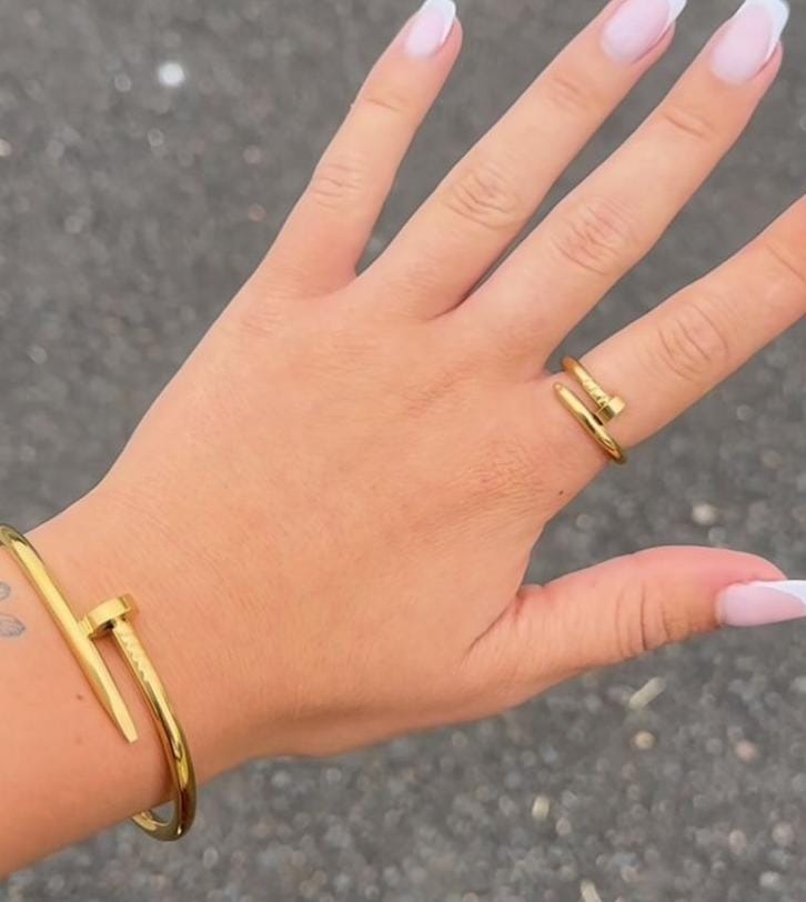Stainless steel nail handcuff with ring 